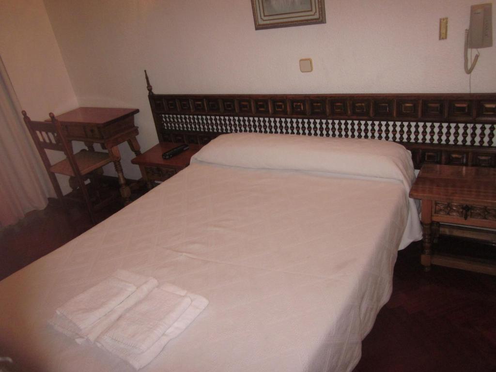 Hostal Esmeralda Μαδρίτη Δωμάτιο φωτογραφία