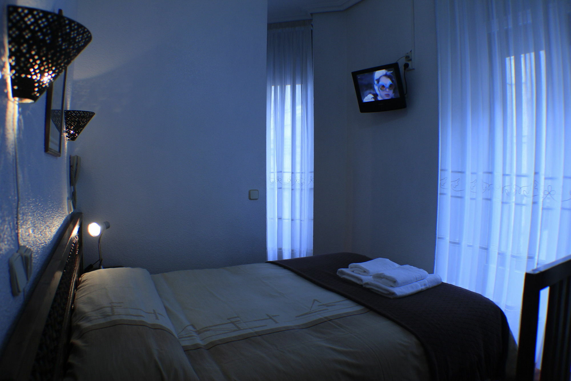 Hostal Esmeralda Μαδρίτη Εξωτερικό φωτογραφία