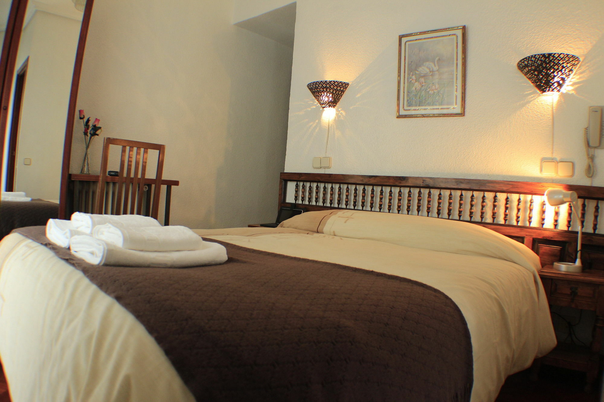 Hostal Esmeralda Μαδρίτη Εξωτερικό φωτογραφία